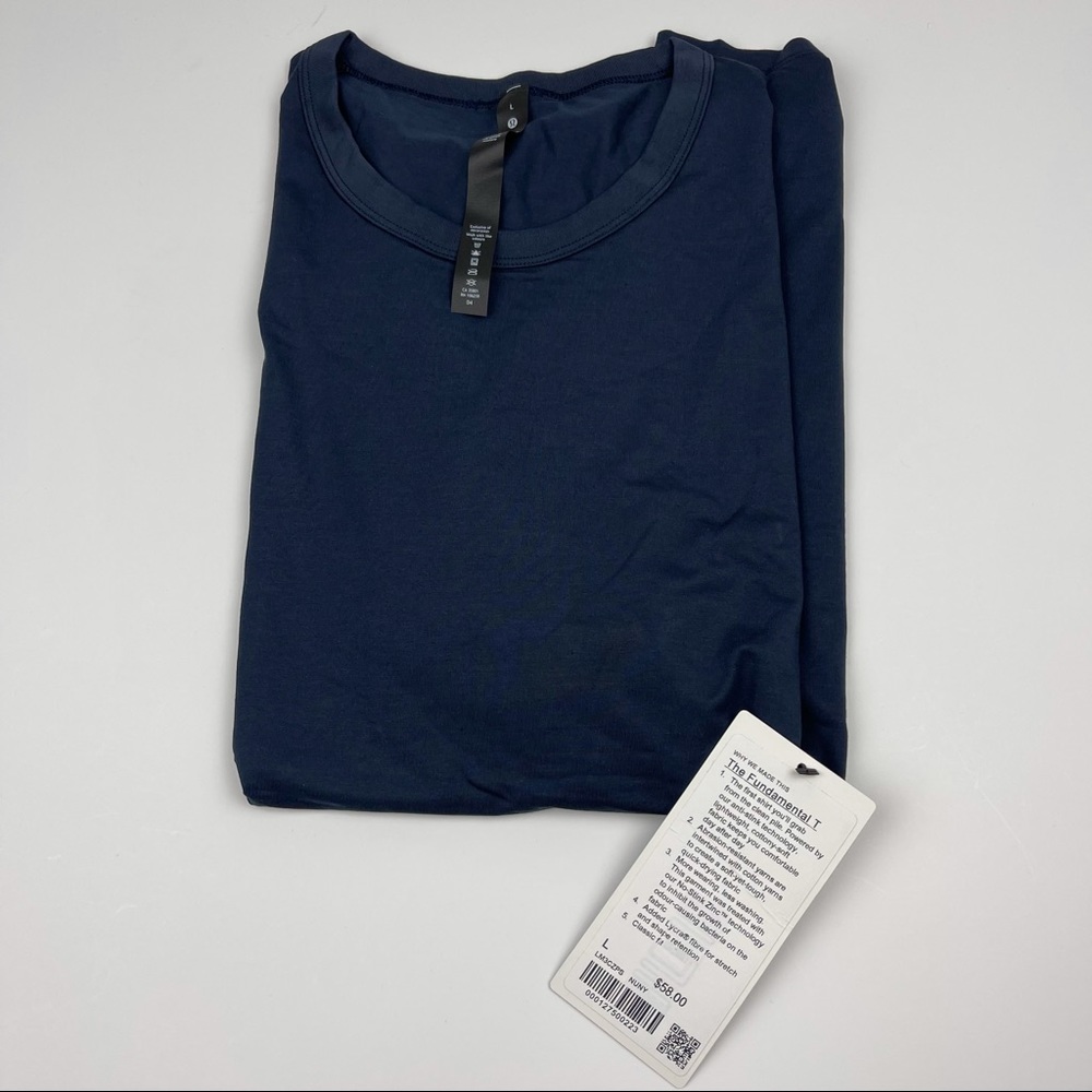 Lululemon The Fundamental T - Picture 4 of 7